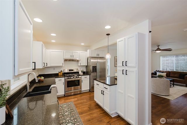 5781 Gateway Lane, Bremerton, WA 98311