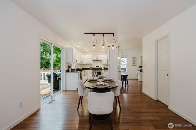 5781 Gateway Lane, Bremerton, WA 98311