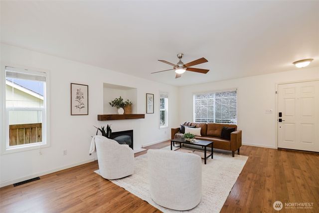 5781 Gateway Lane, Bremerton, WA 98311