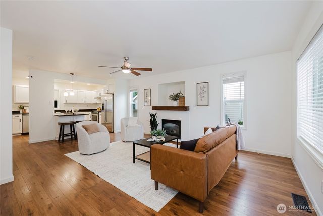 5781 Gateway Lane, Bremerton, WA 98311