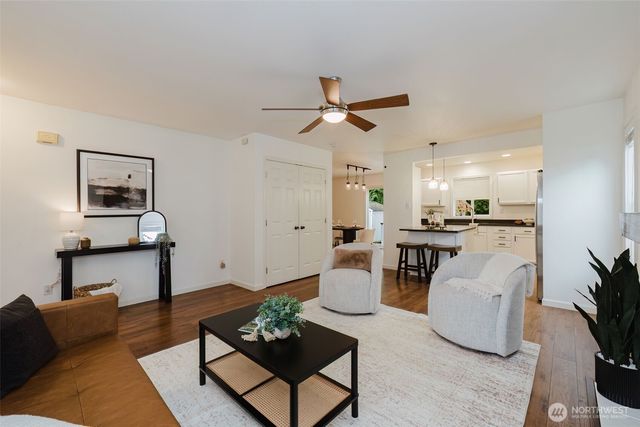 5781 Gateway Lane, Bremerton, WA 98311