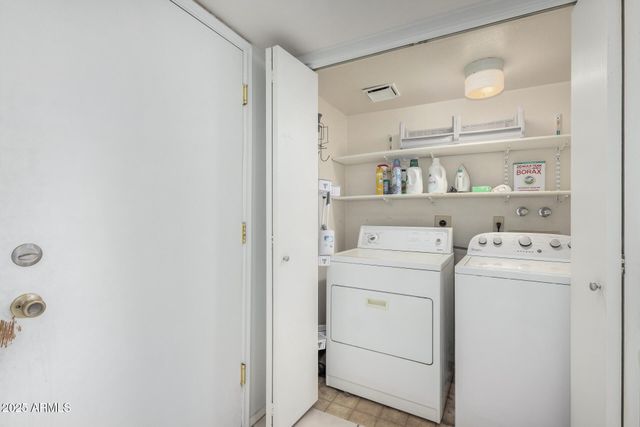 2214 E FRYE Road, Chandler, AZ 85225