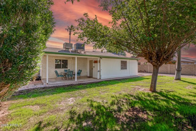 2214 E FRYE Road, Chandler, AZ 85225