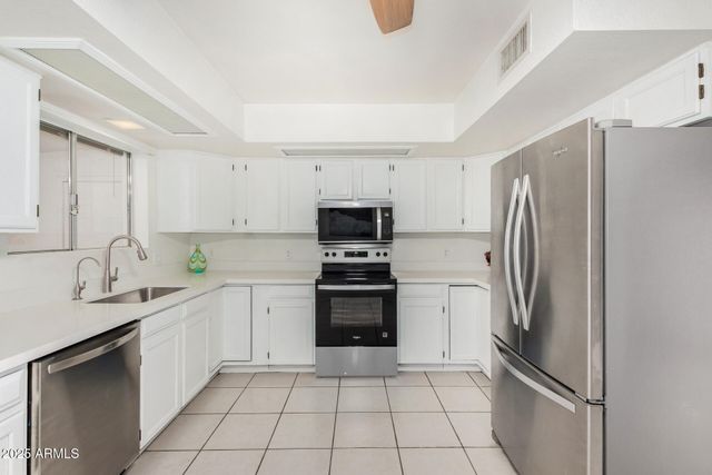 2214 E FRYE Road, Chandler, AZ 85225