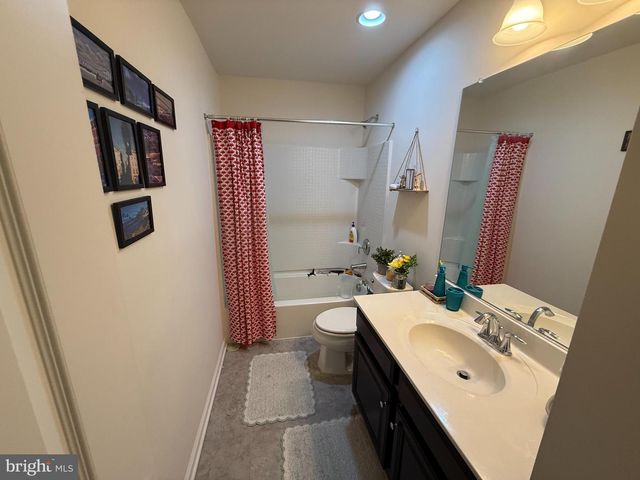 8462 HEDWIG LN, Frederick, MD 21704