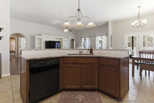 15903 E 91st Street North, Owasso, OK 74055