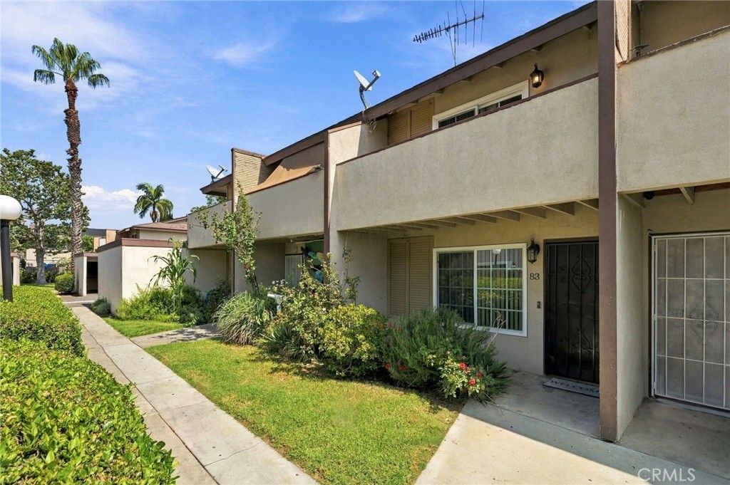 521 S Lyon 83, Santa Ana, CA 92701 — photo 2