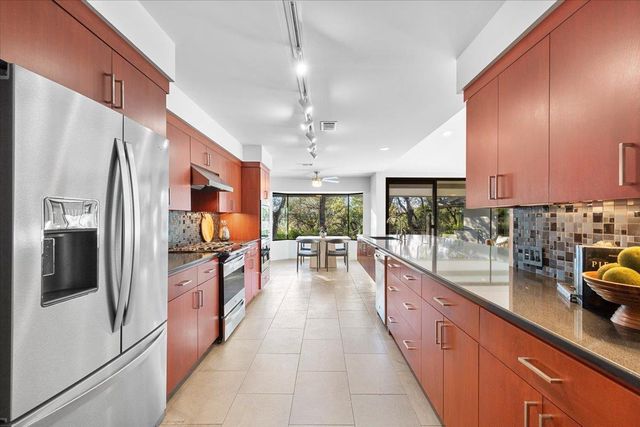 3923 Glengarry DR, Austin, TX 78731