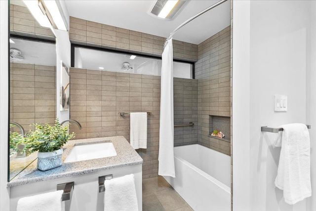 3923 Glengarry DR, Austin, TX 78731