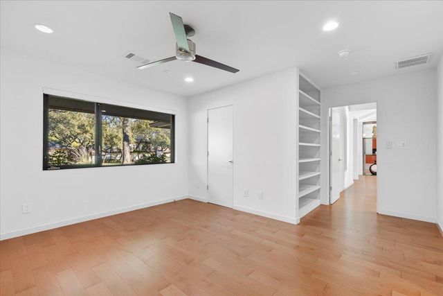 3923 Glengarry DR, Austin, TX 78731