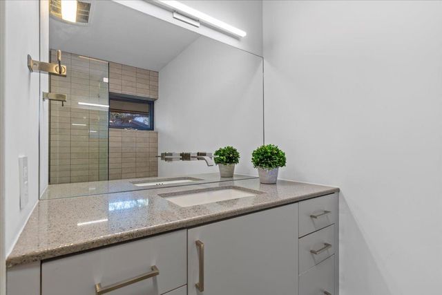 3923 Glengarry DR, Austin, TX 78731