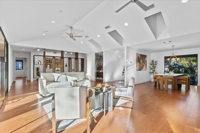 3923 Glengarry DR, Austin, TX 78731