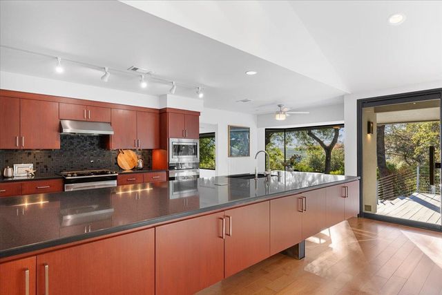 3923 Glengarry DR, Austin, TX 78731