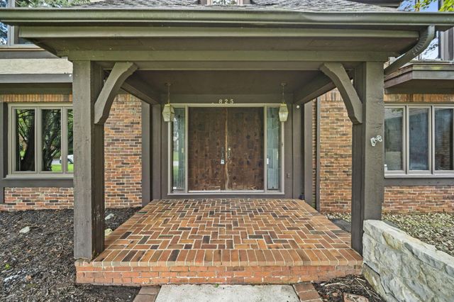 825 Bluffview Drive, Columbus, OH 43235