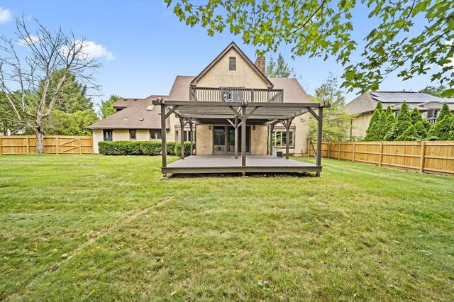 825 Bluffview Drive, Columbus, OH 43235