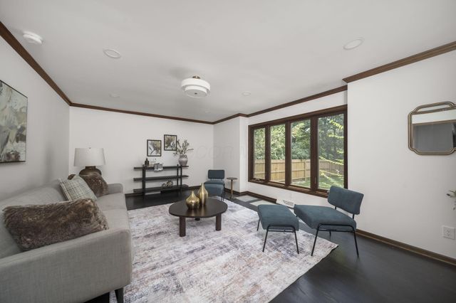 825 Bluffview Drive, Columbus, OH 43235