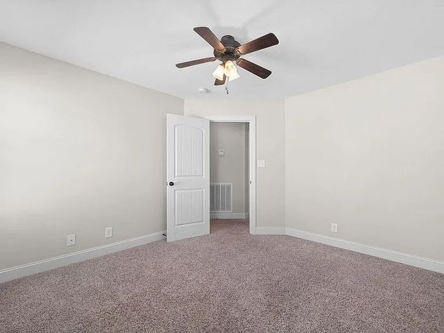 709 Valencia Dr, Clarksville, TN 37043
