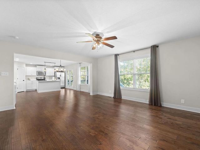 709 Valencia Dr, Clarksville, TN 37043