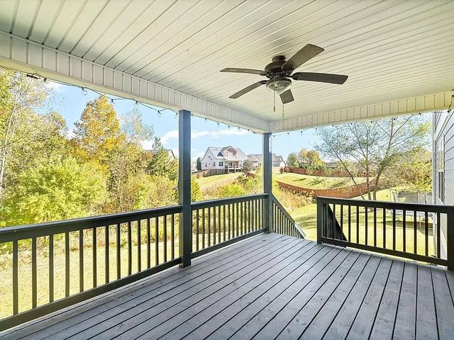 709 Valencia Dr, Clarksville, TN 37043