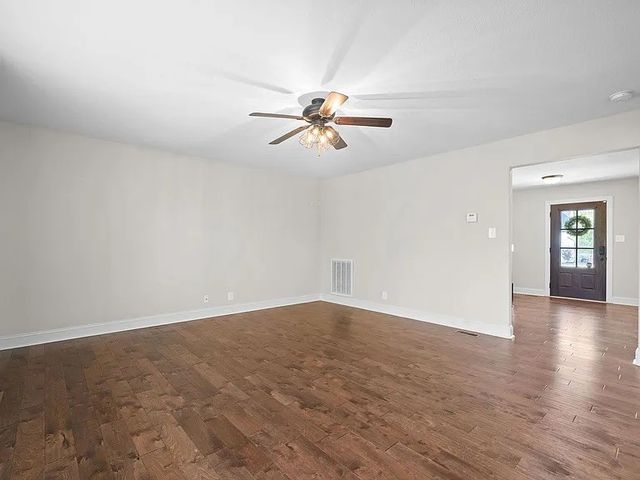 709 Valencia Dr, Clarksville, TN 37043