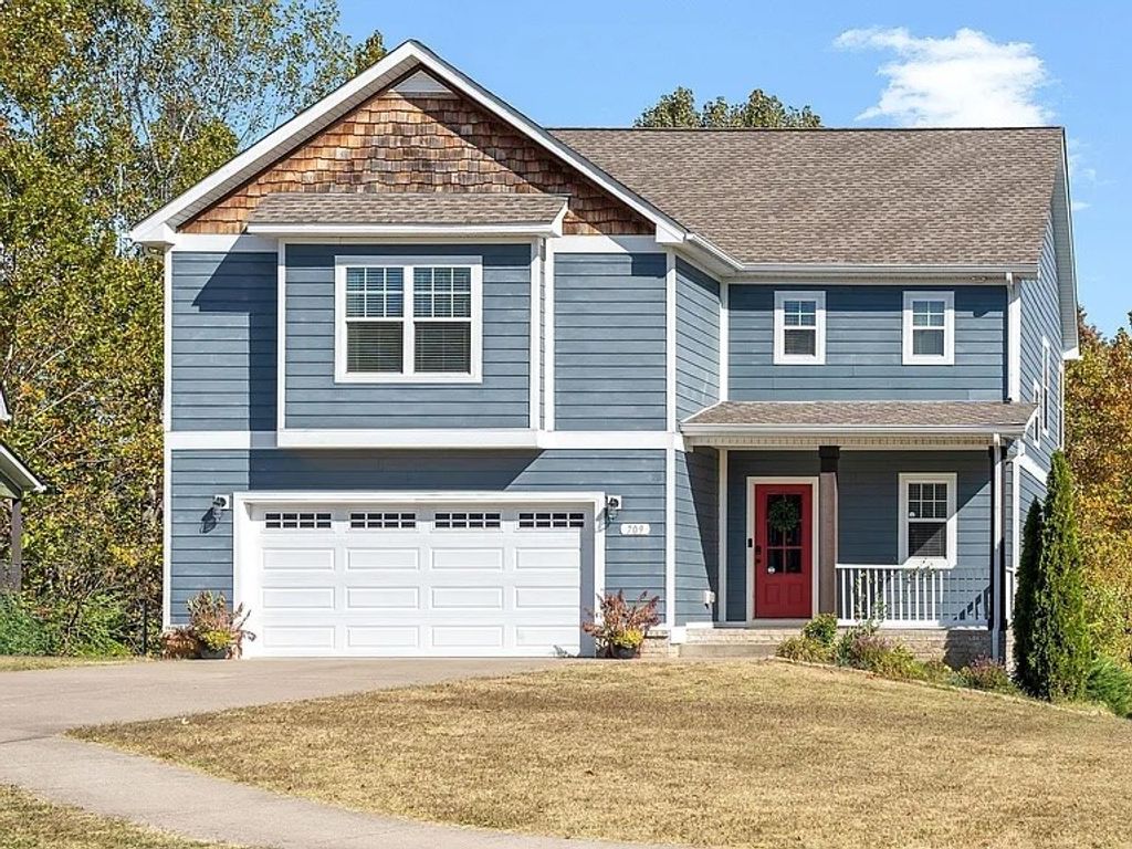 709 Valencia Dr, Clarksville, TN 37043