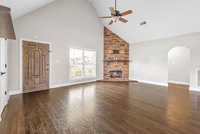 1150 N Ja Tate Drive, Clarksville, TN 37043
