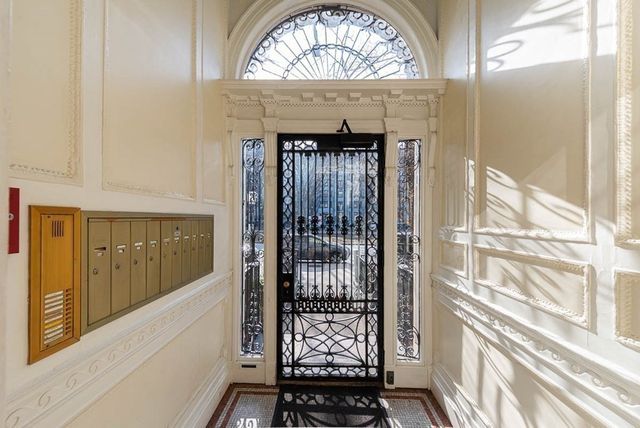 405 Commonwealth Ave 2, Boston, MA 02215
