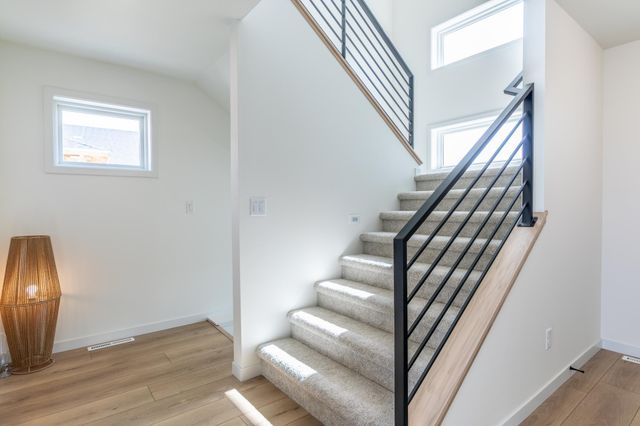 6841 Sunrise Pt, Horace, ND 58047
