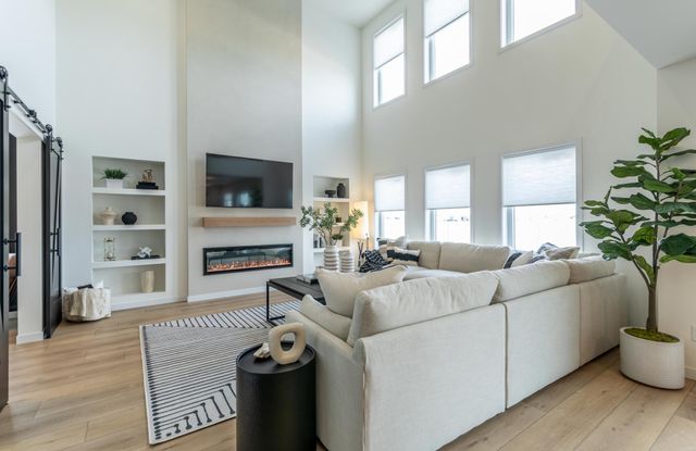 6841 Sunrise Pt, Horace, ND 58047