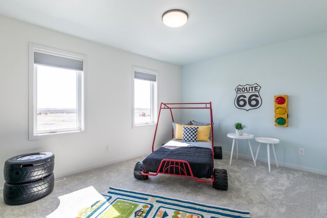 6841 Sunrise Pt, Horace, ND 58047