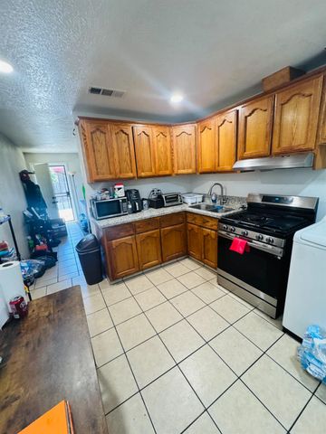 1335 Olive Avenue, Sanger, CA 93657