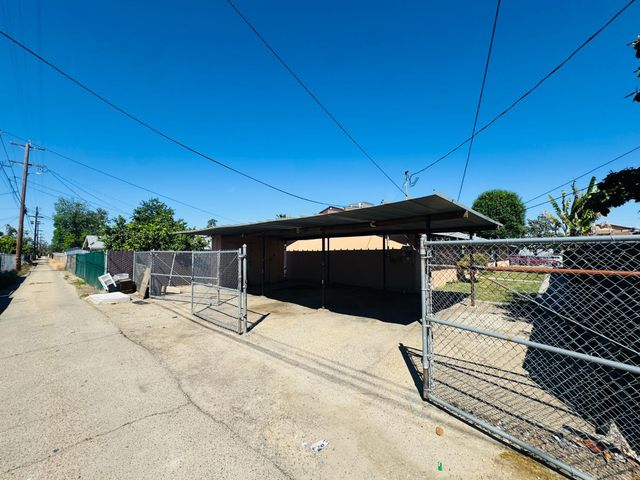 1335 Olive Avenue, Sanger, CA 93657