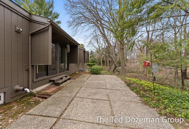 845 Brook Village Court, Holland, MI 49423