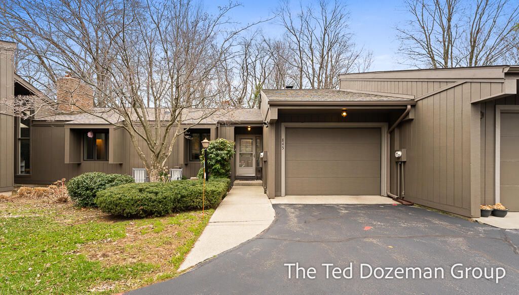 845 Brook Village Court, Holland, MI 49423