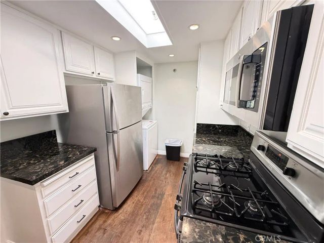 260 Cagney Lane 317, Newport Beach, CA 92663