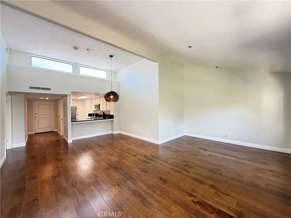 260 Cagney Lane 317, Newport Beach, CA 92663