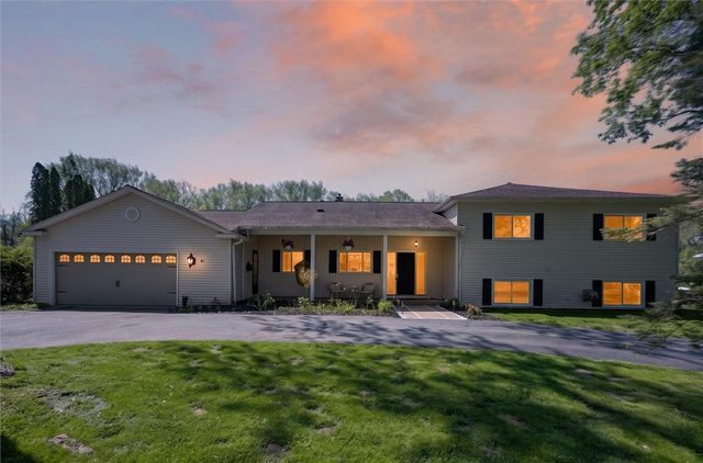 41 Country Club Drive, Pittsford, NY 14618