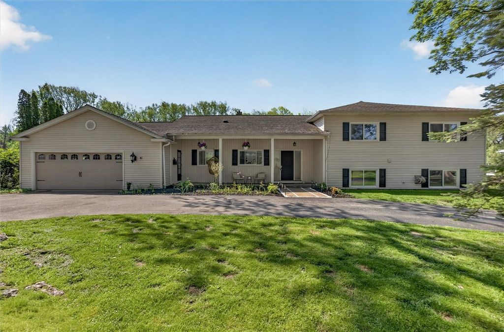 41 Country Club Drive, Pittsford, NY 14618