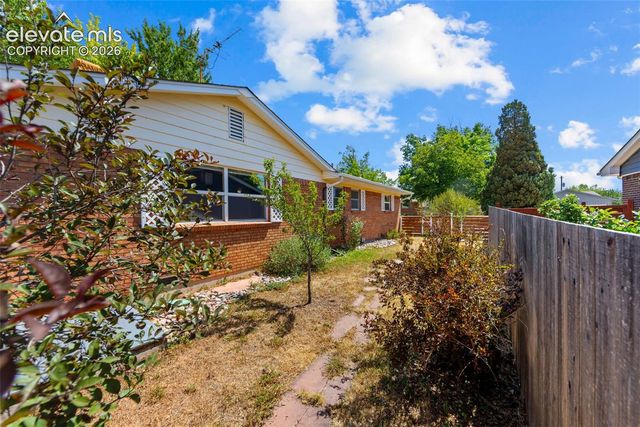 626 Pioneer Lane, Colorado Springs, CO 80904