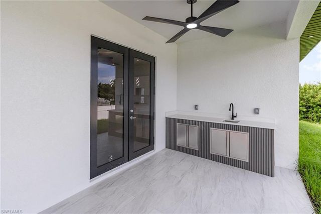 907 Sunniland BLVD, Lehigh Acres, FL 33971