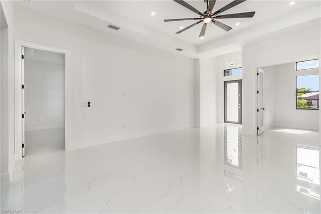 907 Sunniland BLVD, Lehigh Acres, FL 33971