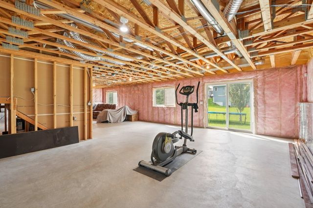 1129 Briarwood Boulevard, Roberts, WI 54023