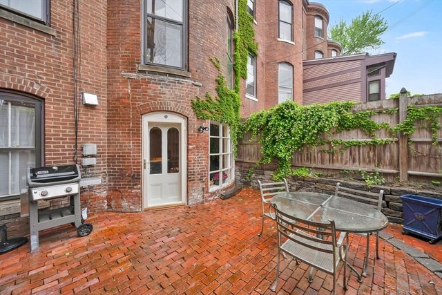 27 Mattoon Street, Springfield, MA 01105