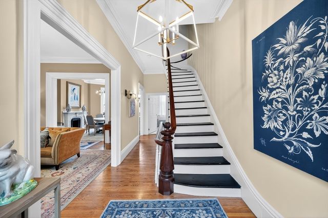 27 Mattoon Street, Springfield, MA 01105