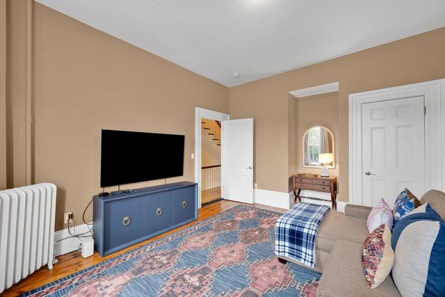 27 Mattoon Street, Springfield, MA 01105