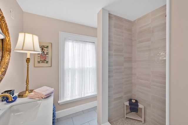 27 Mattoon Street, Springfield, MA 01105