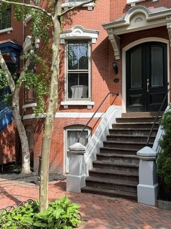 27 Mattoon Street, Springfield, MA 01105