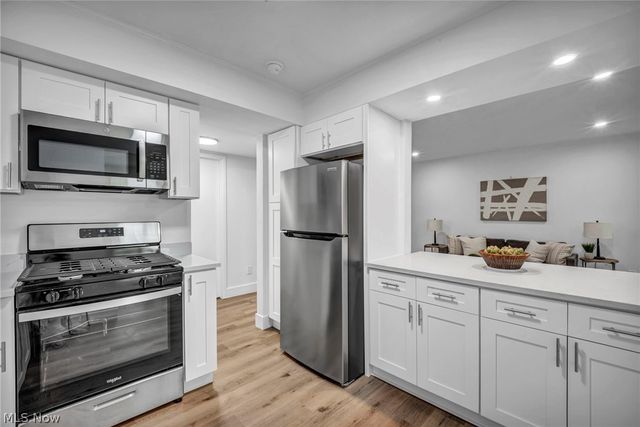 6330 Greenwood 205, Northfield, OH 44067