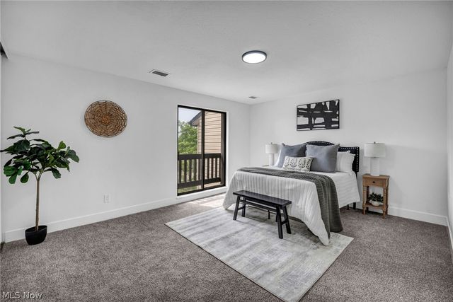 6330 Greenwood 205, Northfield, OH 44067