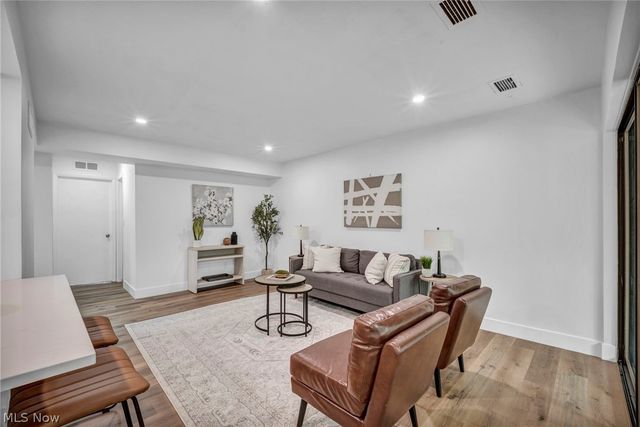 6330 Greenwood 205, Northfield, OH 44067